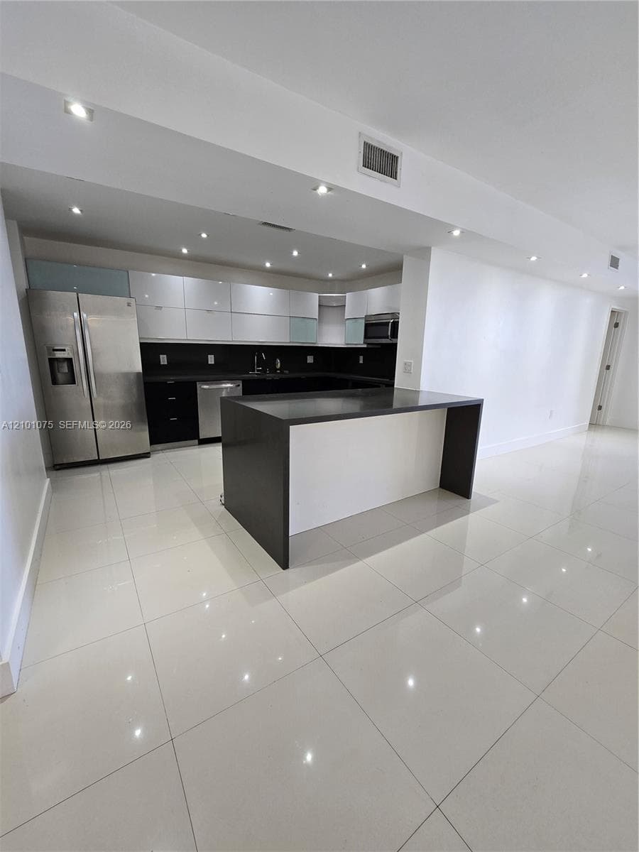 CORINTHIAN CONDO · #J4 in Miami Beach - Photo 13