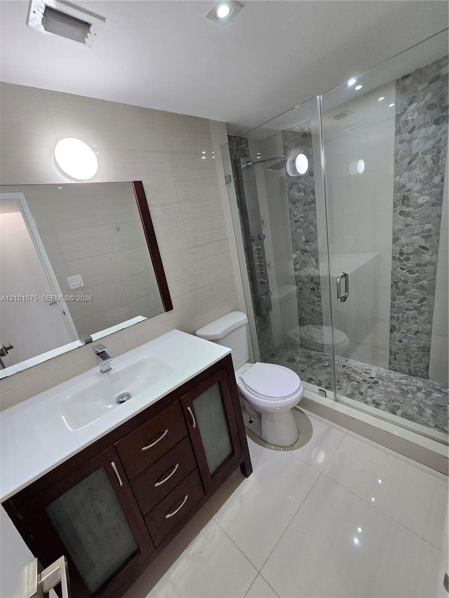Guest and 2nd BR bath