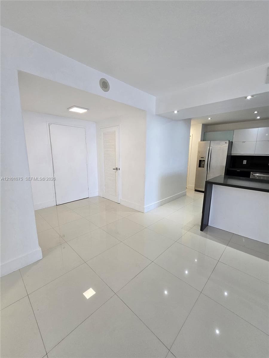 CORINTHIAN CONDO · #J4 in Miami Beach - Photo 16