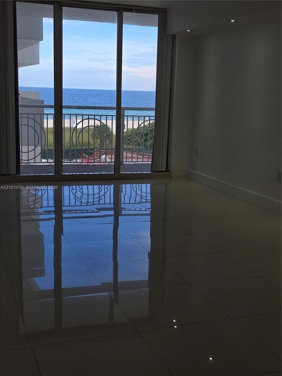 CORINTHIAN CONDO · #J4 in Miami Beach - Photo 30