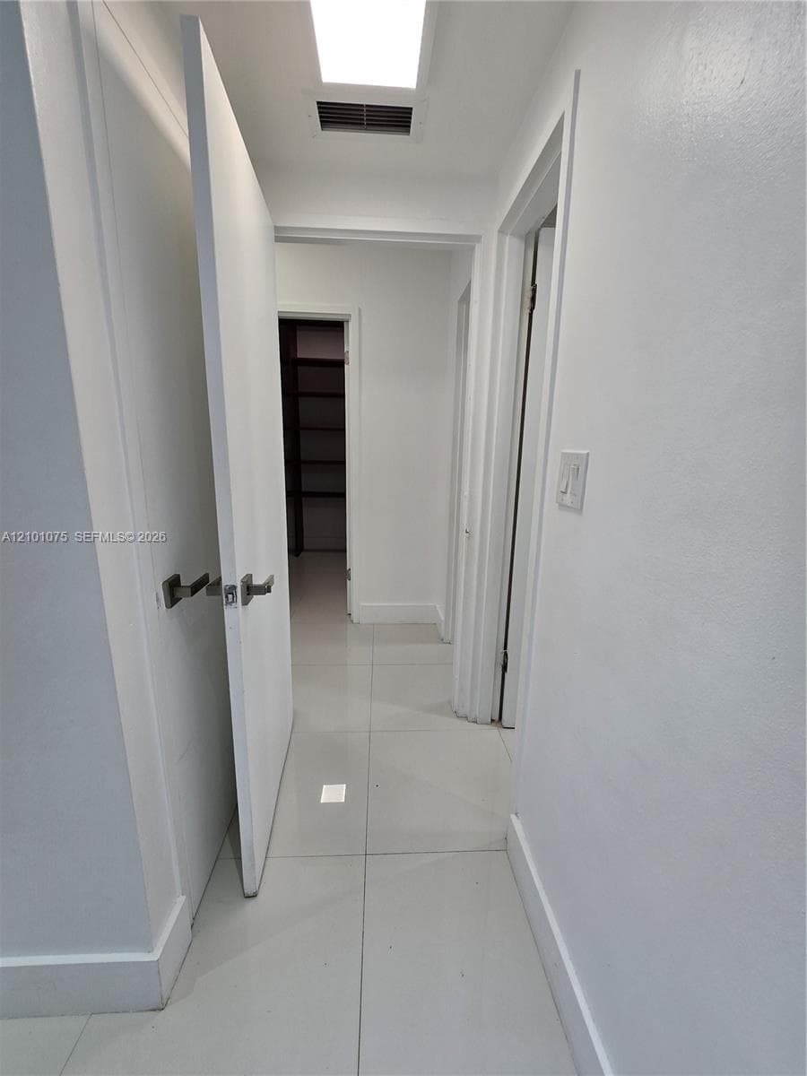 CORINTHIAN CONDO · #J4 in Miami Beach - Photo 34