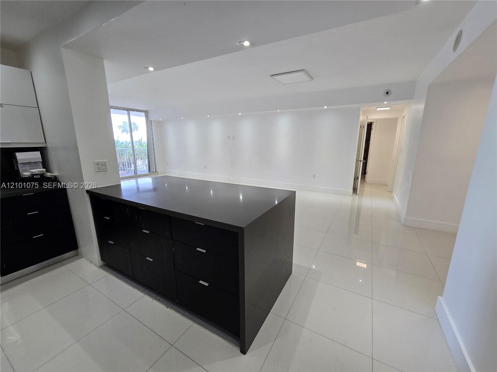 CORINTHIAN CONDO · #J4 in Miami Beach - Photo 10