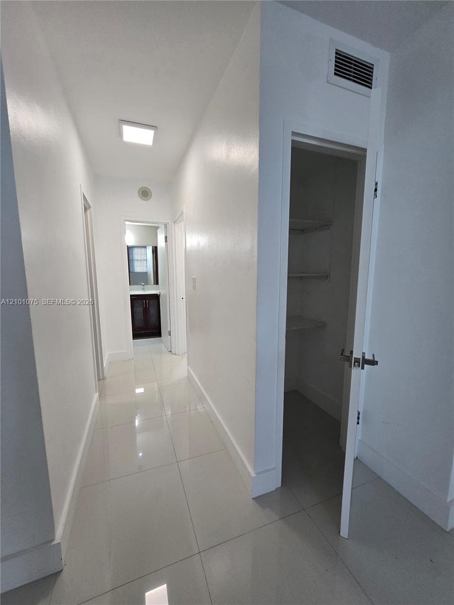 CORINTHIAN CONDO · #J4 in Miami Beach - Photo 37