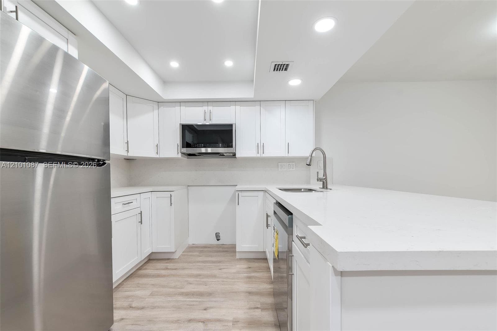 KENLAND POINTE CONDO III · #110T in Miami - Photo 5