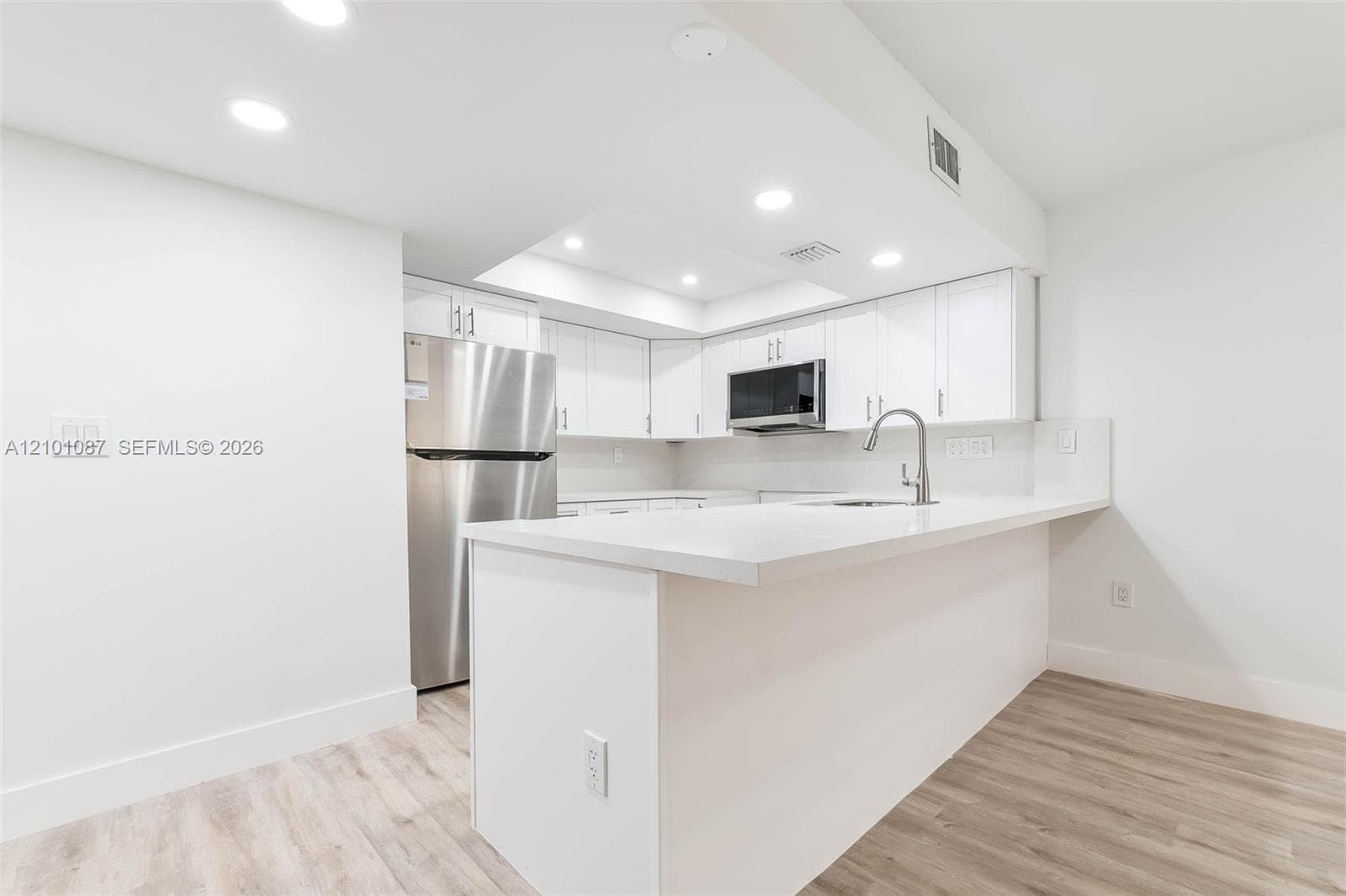 KENLAND POINTE CONDO III · #110T in Miami - Photo 4