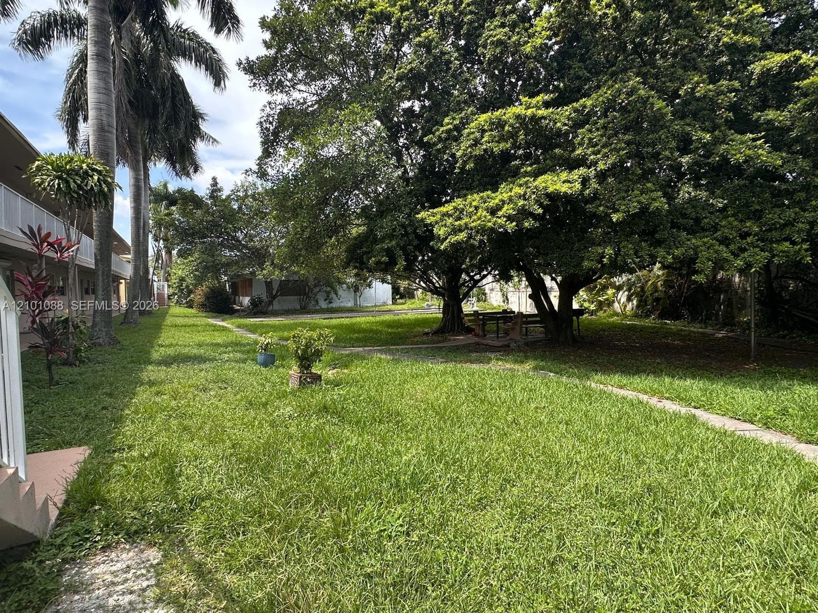 Park Side manor · #14 in Hallandale Beach - Photo 22