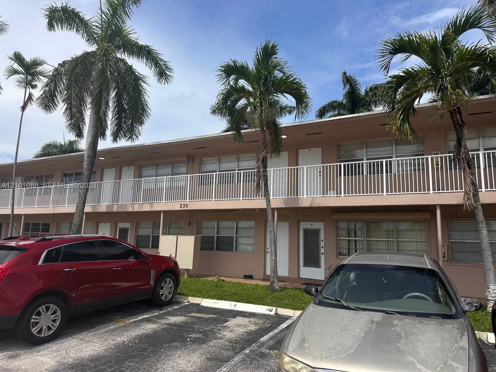 Park Side manor · #14 in Hallandale Beach - Photo 1