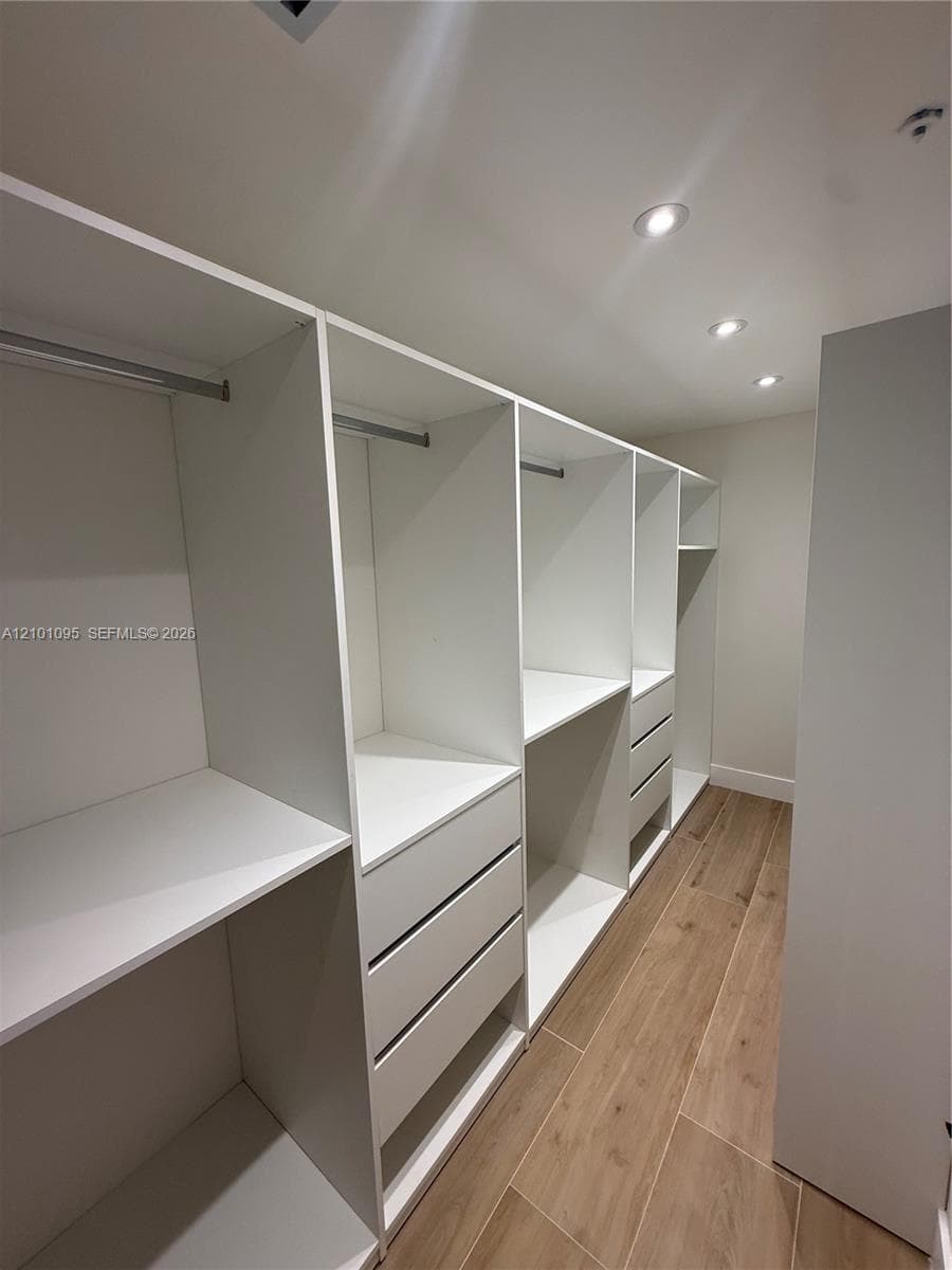 Emerald Bay at Key Colony · #140 in Key Biscayne - Photo 16