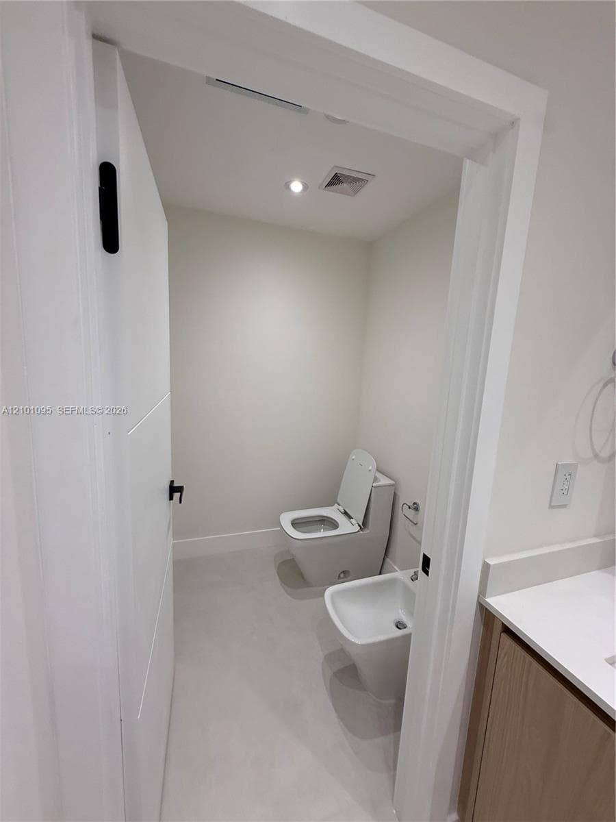 Emerald Bay at Key Colony · #140 in Key Biscayne - Photo 14