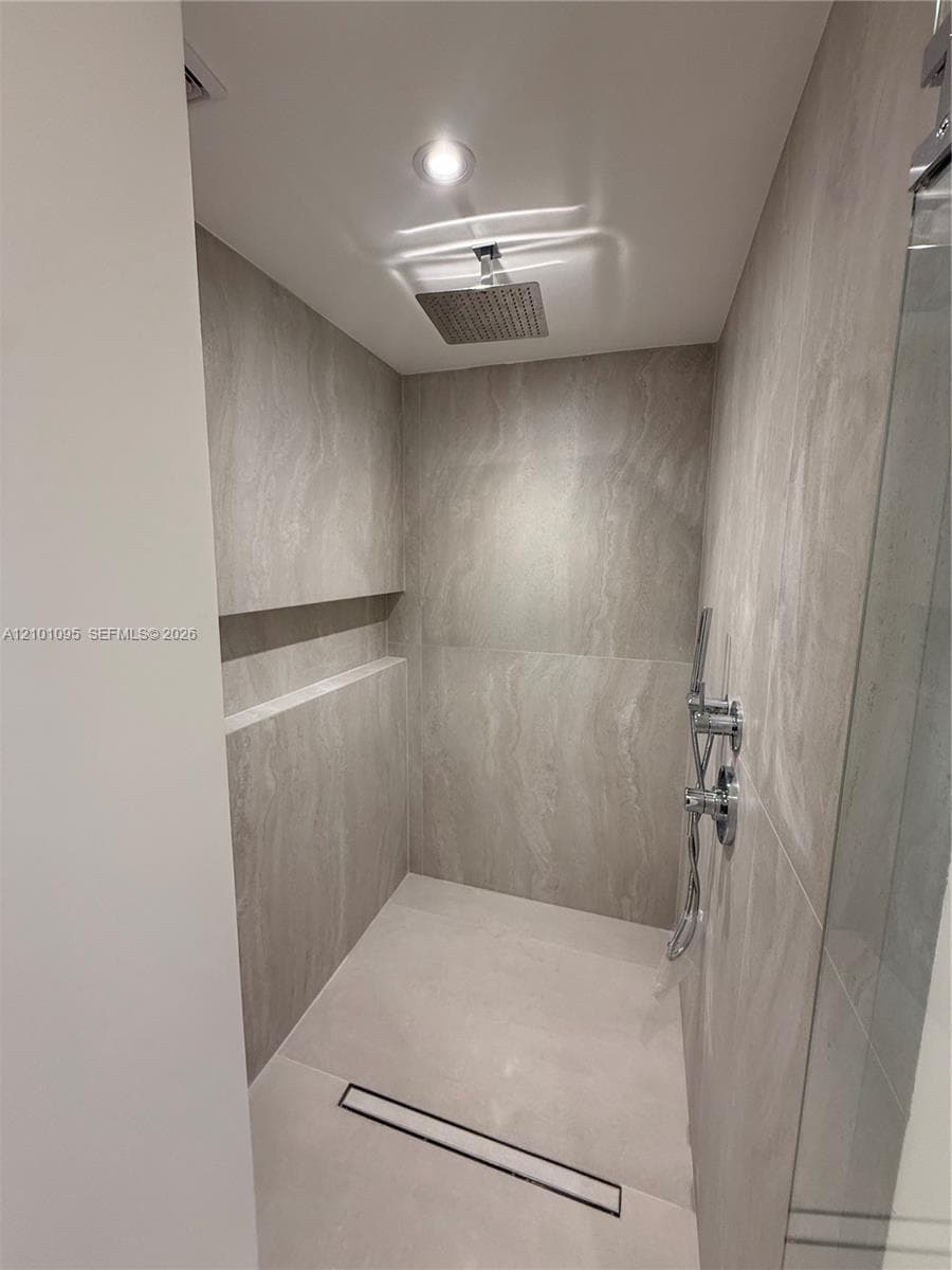 Emerald Bay at Key Colony · #140 in Key Biscayne - Photo 15