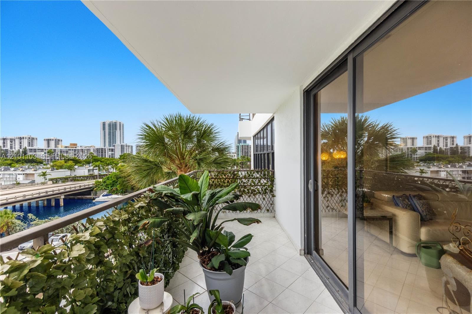 OLYMPUS CONDO · #507 in Hallandale Beach - Photo 4