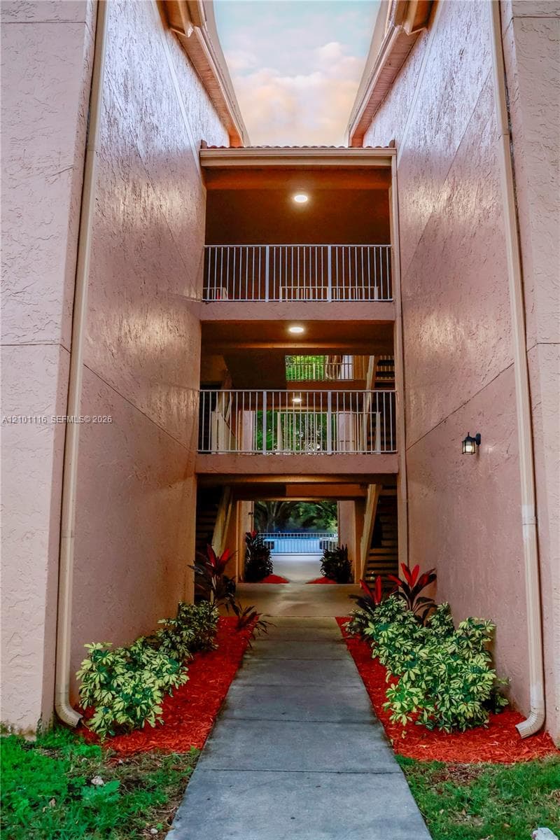Royal Palm Place · #305 in Miami - Photo 3