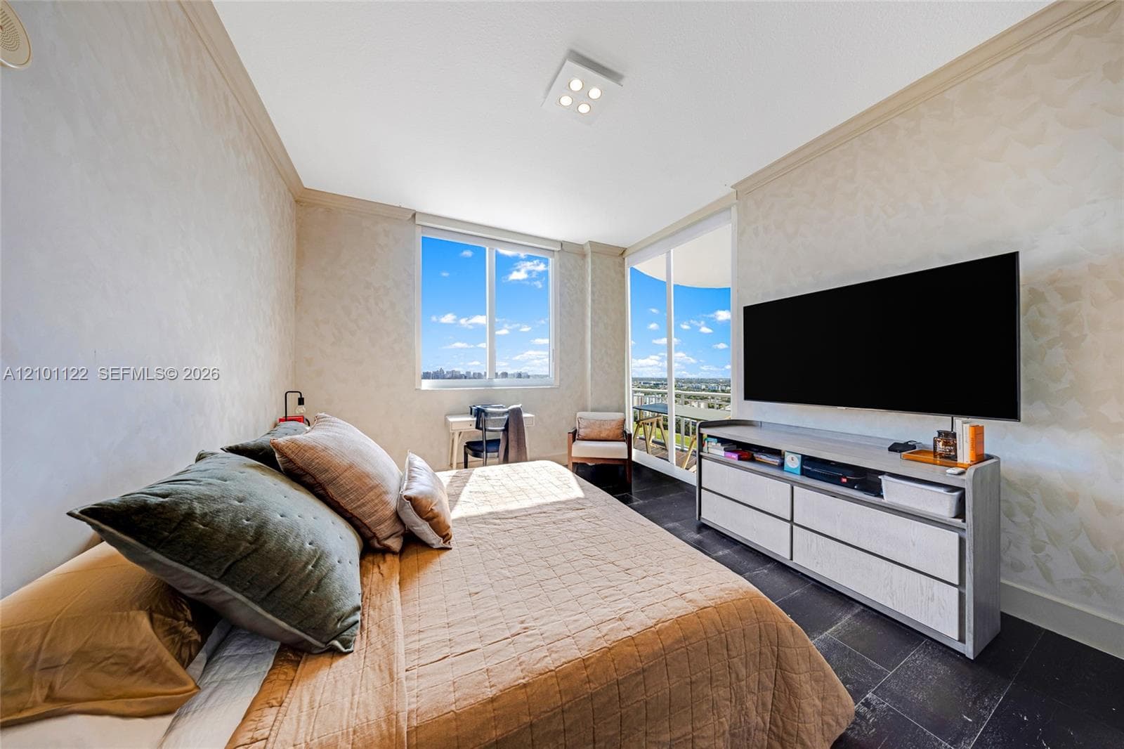 DUO CONDOMINIUM WEST · #2407W in Hallandale Beach - Photo 15