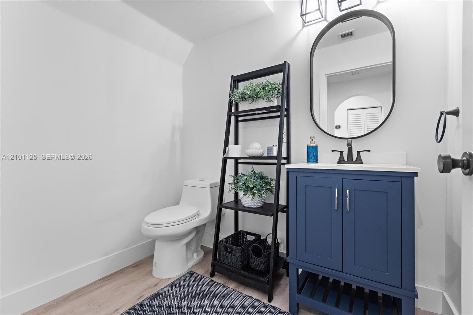 guest bathroom first floor