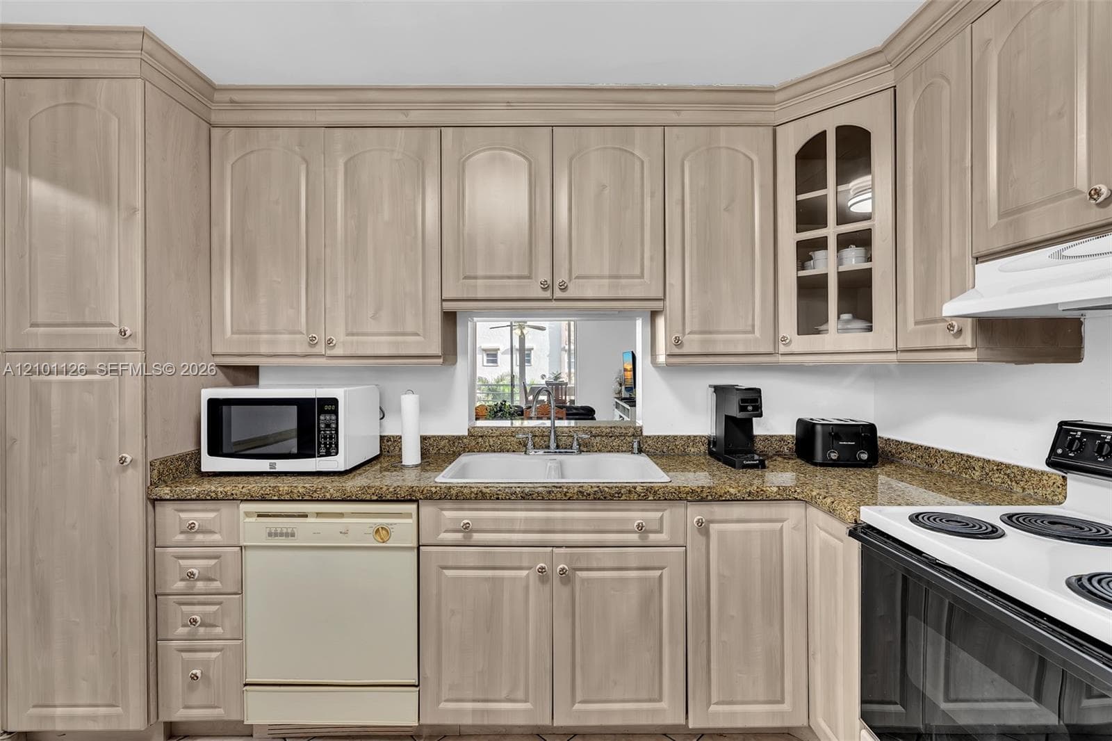 MEADOWBROOK LAKES CONDO · #203 in Dania Beach - Photo 12