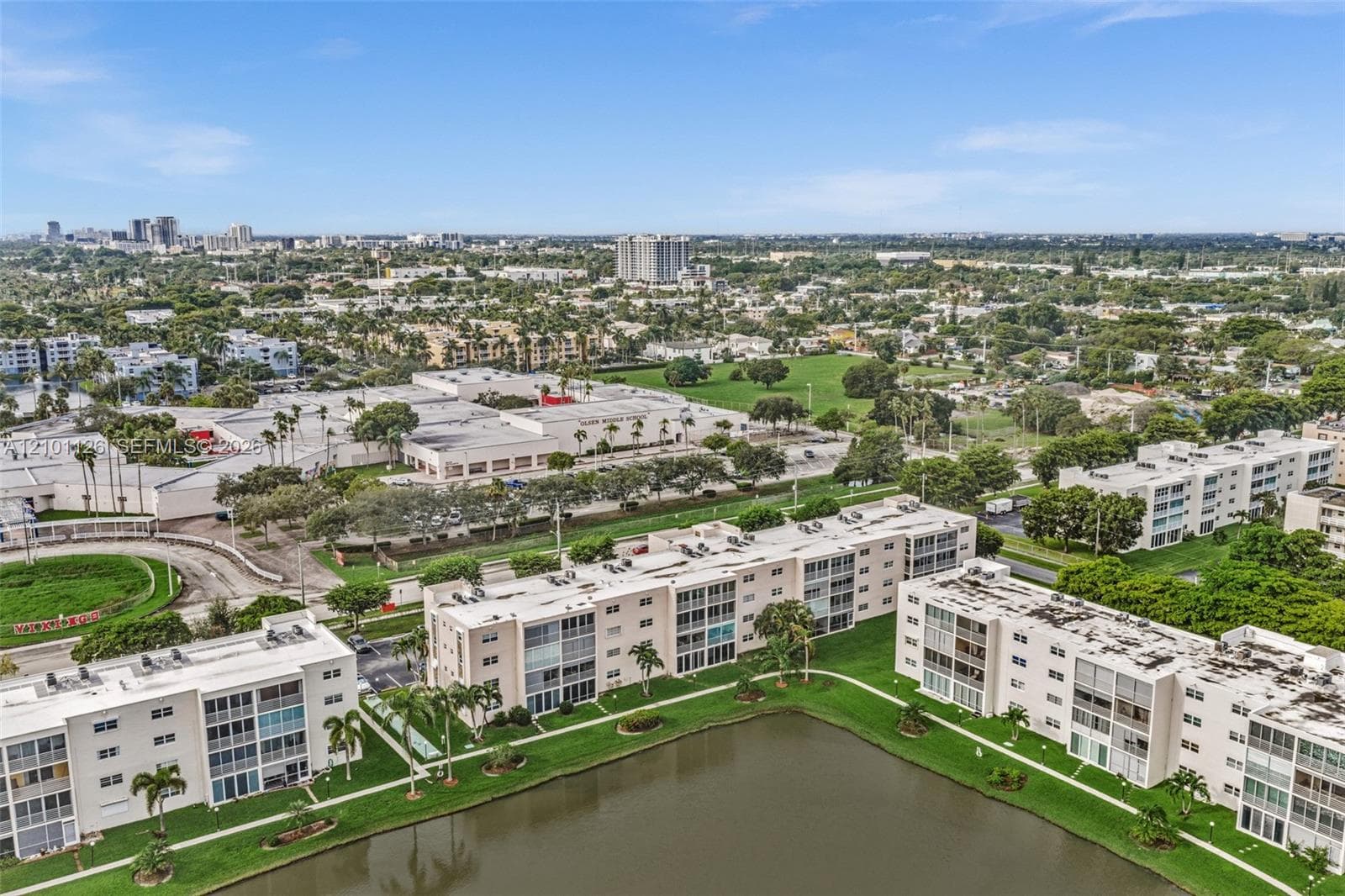 MEADOWBROOK LAKES CONDO · #203 in Dania Beach - Photo 1