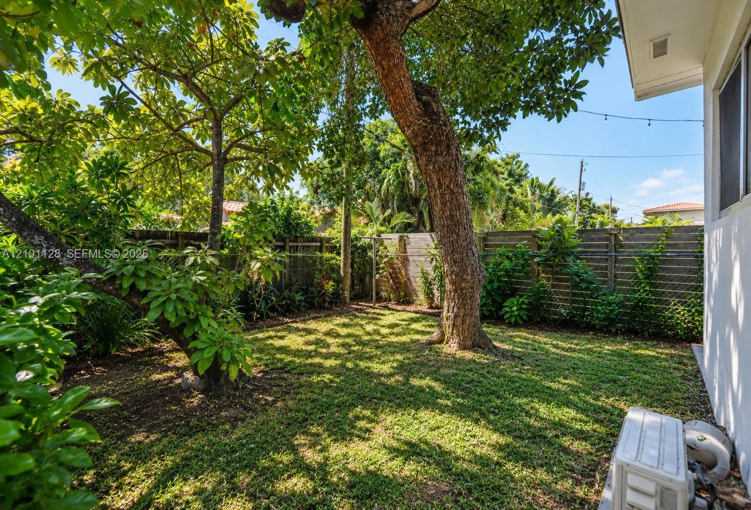 2520 SW 22nd Ter photo 27