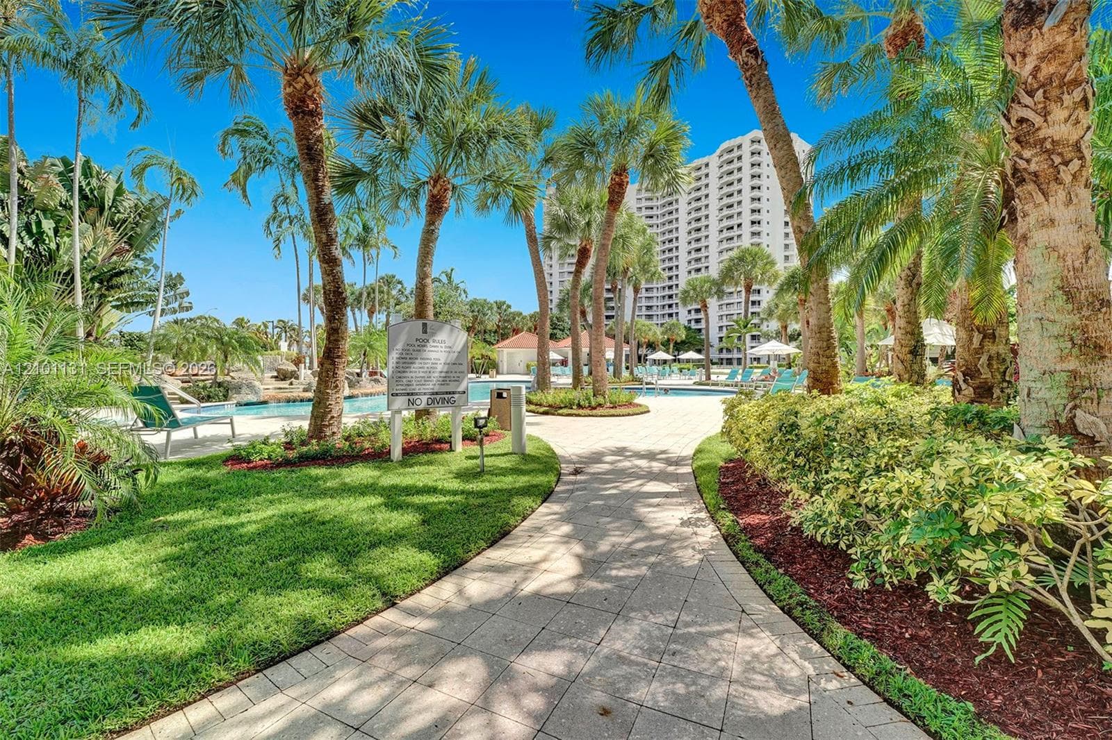 PARC CENTRAL AVENTURA SOU · #1016 in Aventura - Photo 43