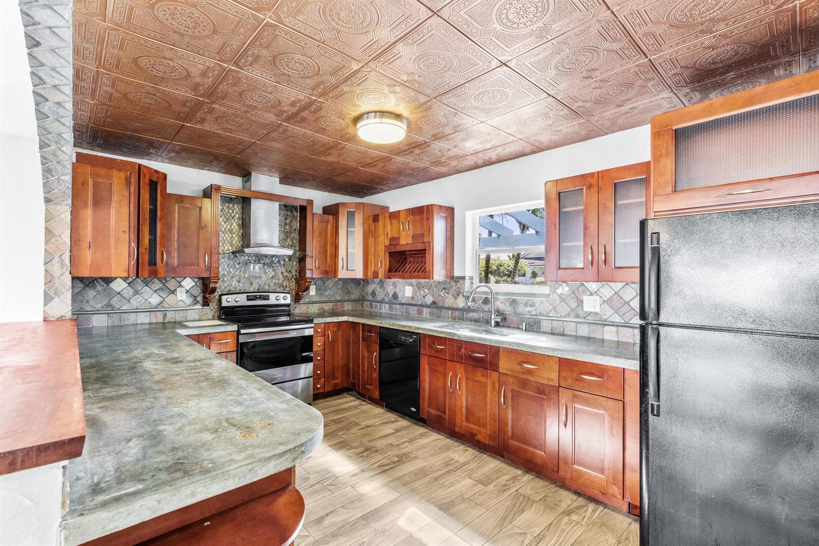 Fully Renovated Kitchen