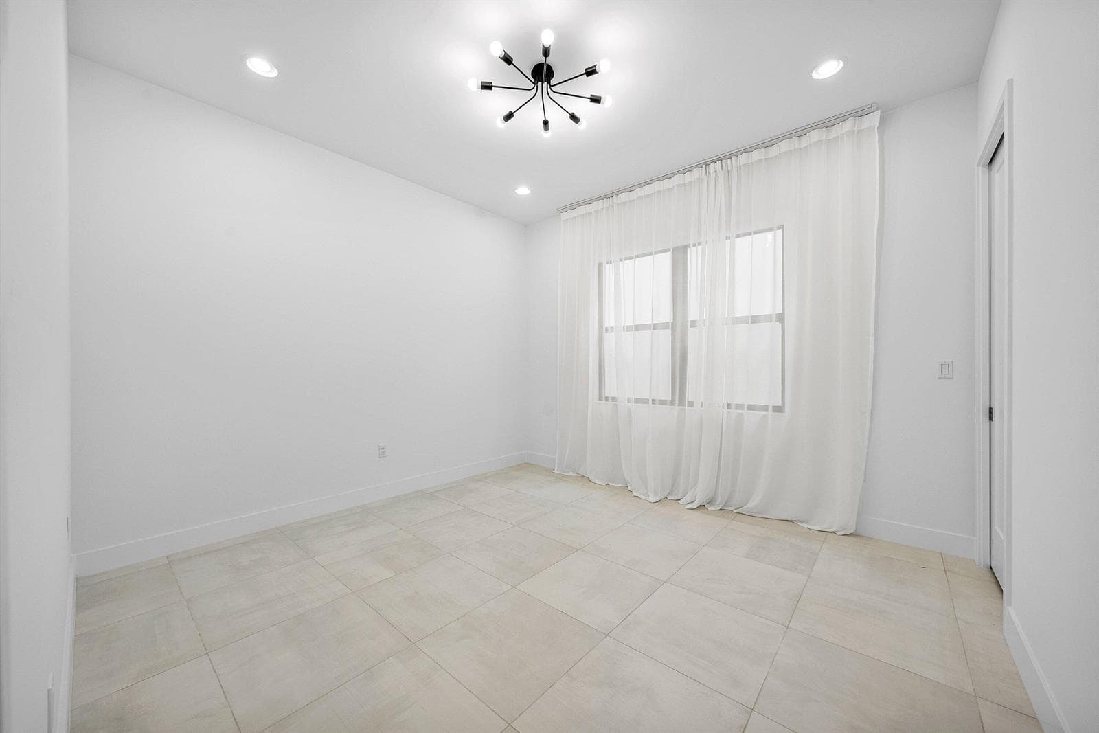 016-8095CrystalDownsAvenue-BocaRaton-FL-