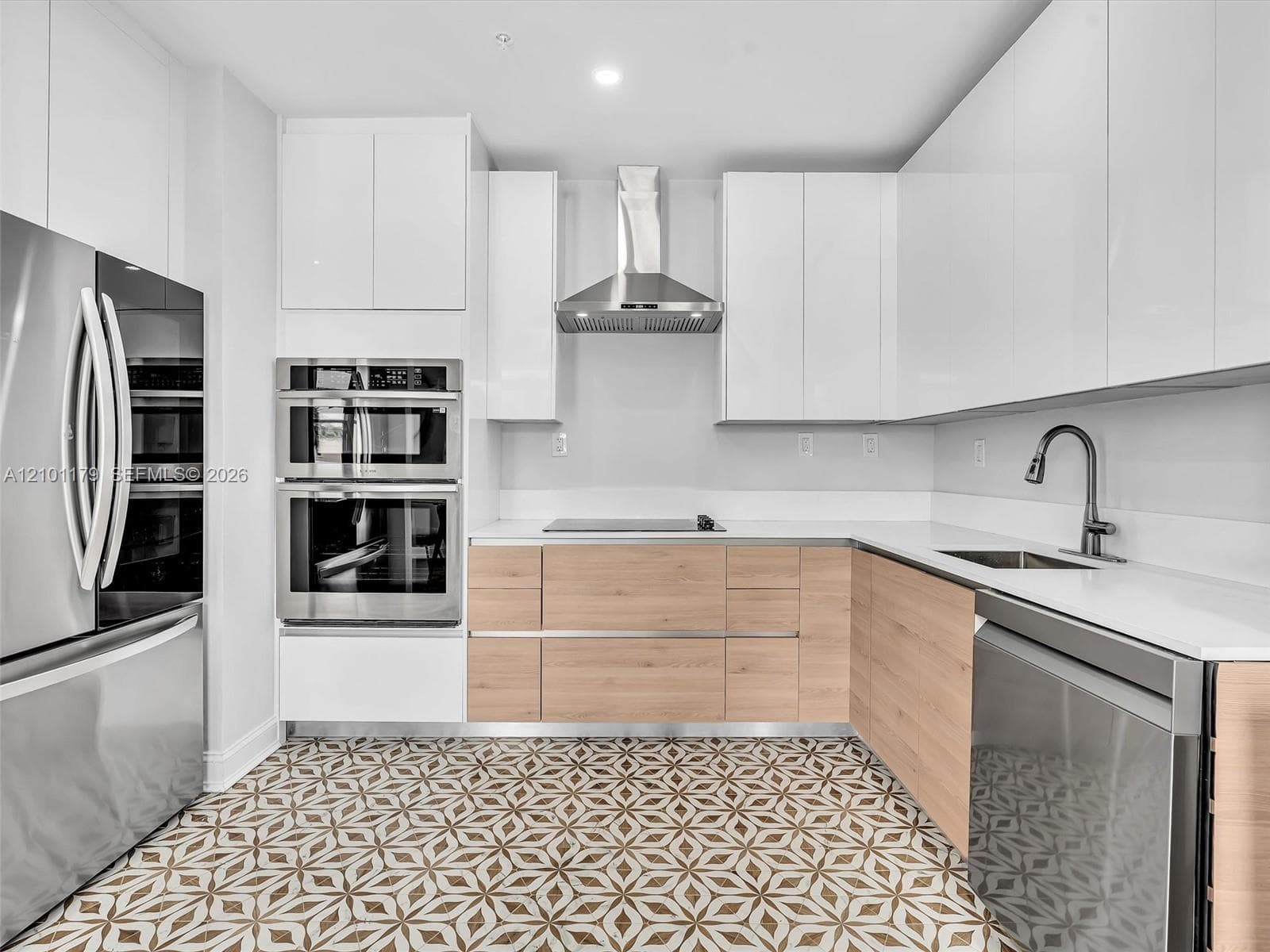 THE ELAINE CONDO · #301 in Miami Beach - Photo 6