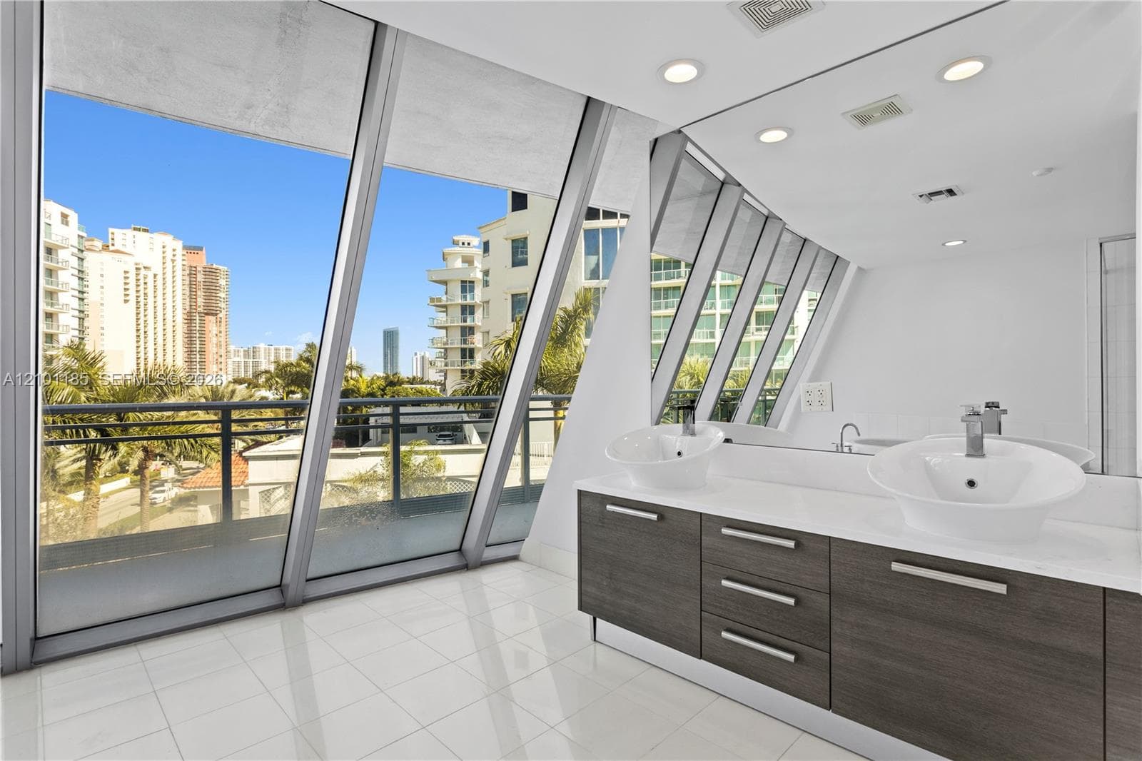 Artech · #349 in Aventura - Photo 16