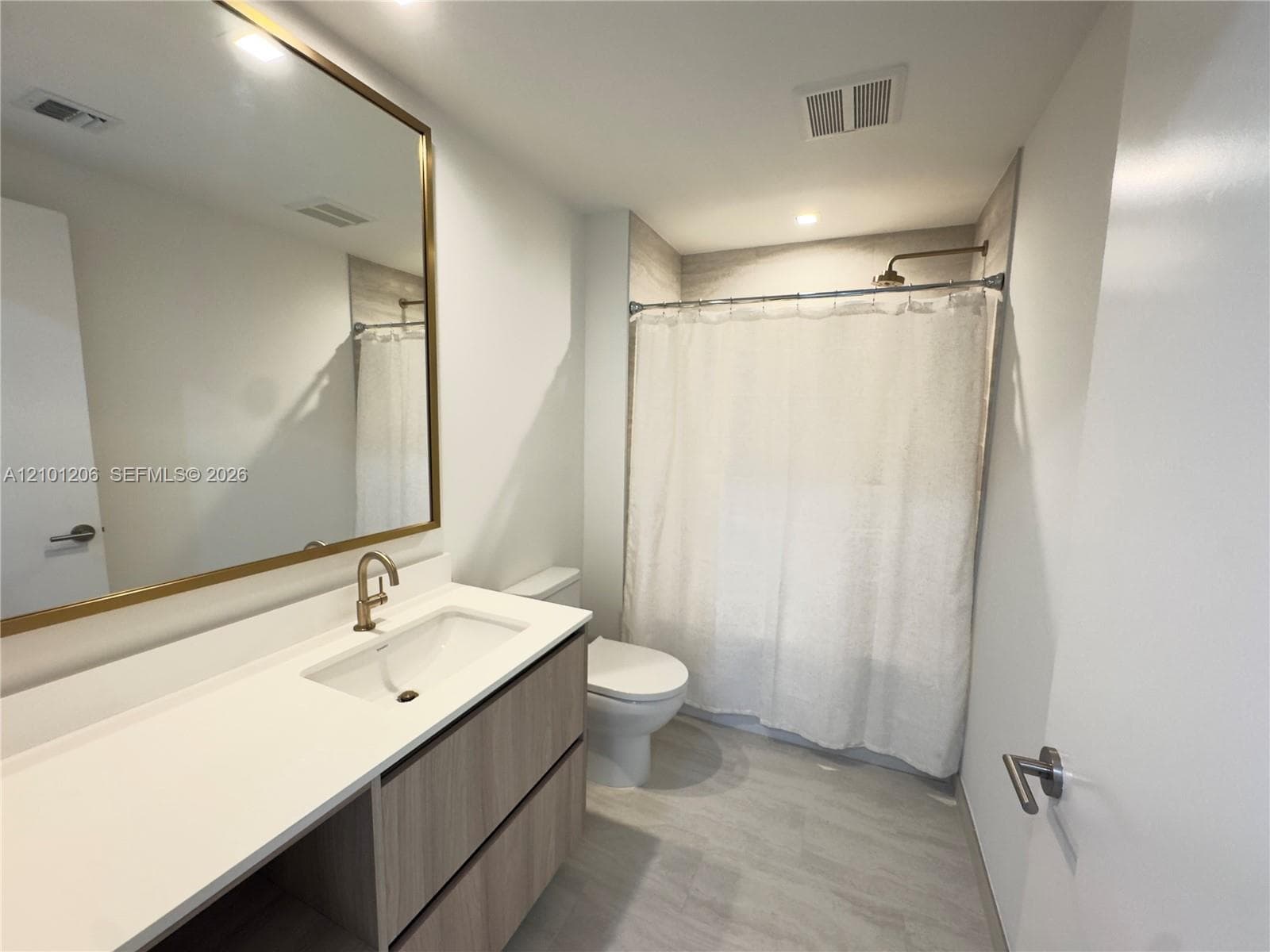 77 Se 5th · #1909 in Miami - Photo 5
