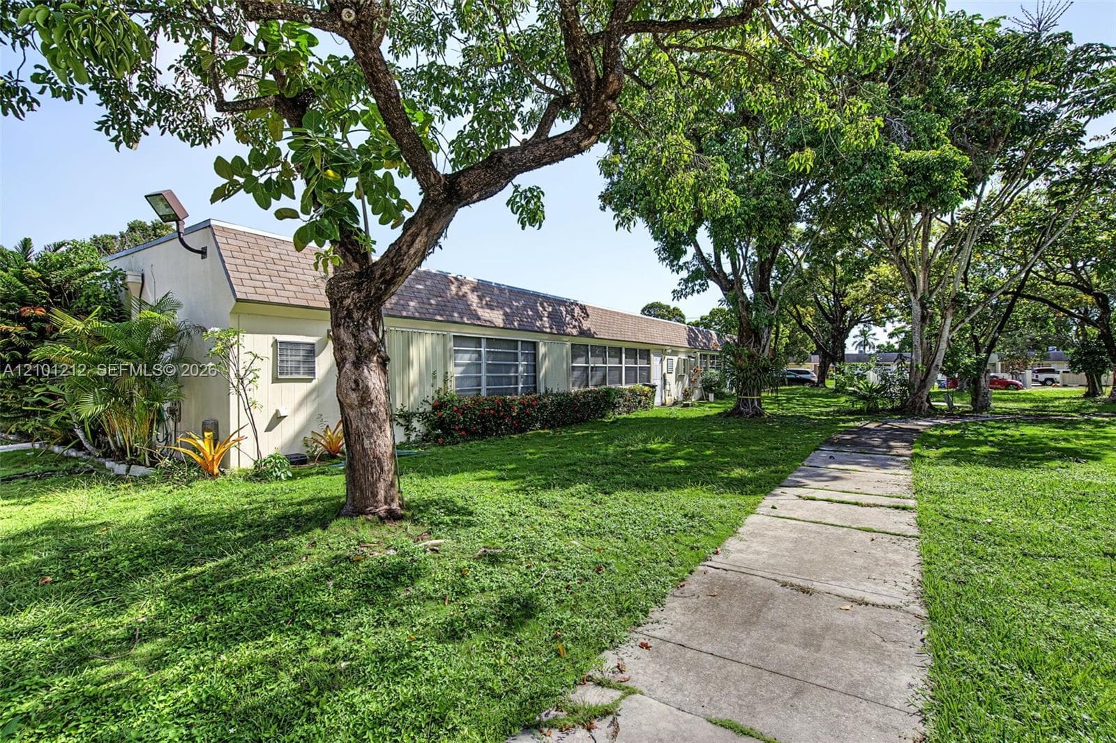 Green Hills Park West · #V3442 in Miami - Photo 24