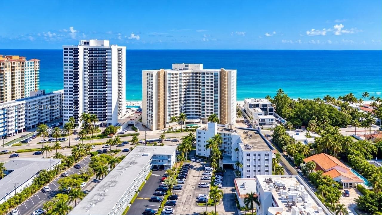 GOLDEN VIEW CONDO · #203 in Hallandale Beach - Photo 2
