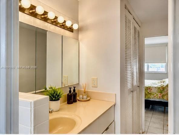 GOLDEN VIEW CONDO · #203 in Hallandale Beach - Photo 9