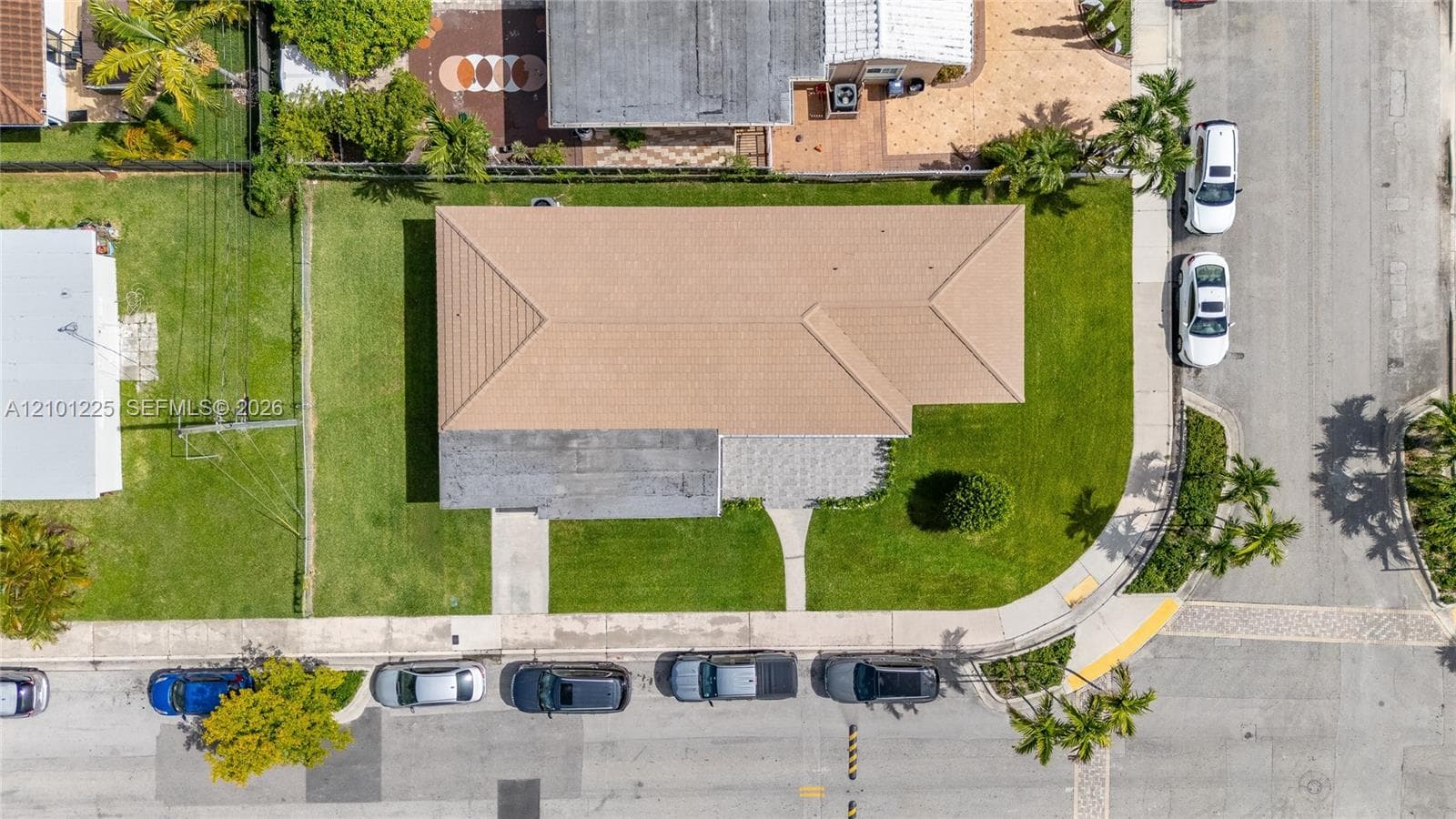 1621 S Treasure Dr photo 34