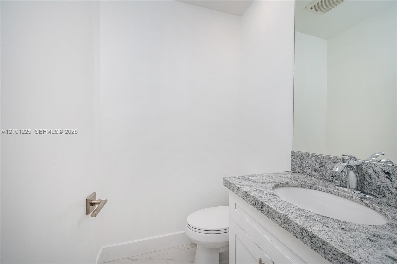 1621 S Treasure Dr photo 25