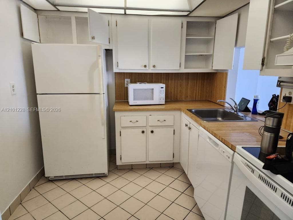 WINDWOOD CONDO · #303 in North Miami Beach - Photo 7