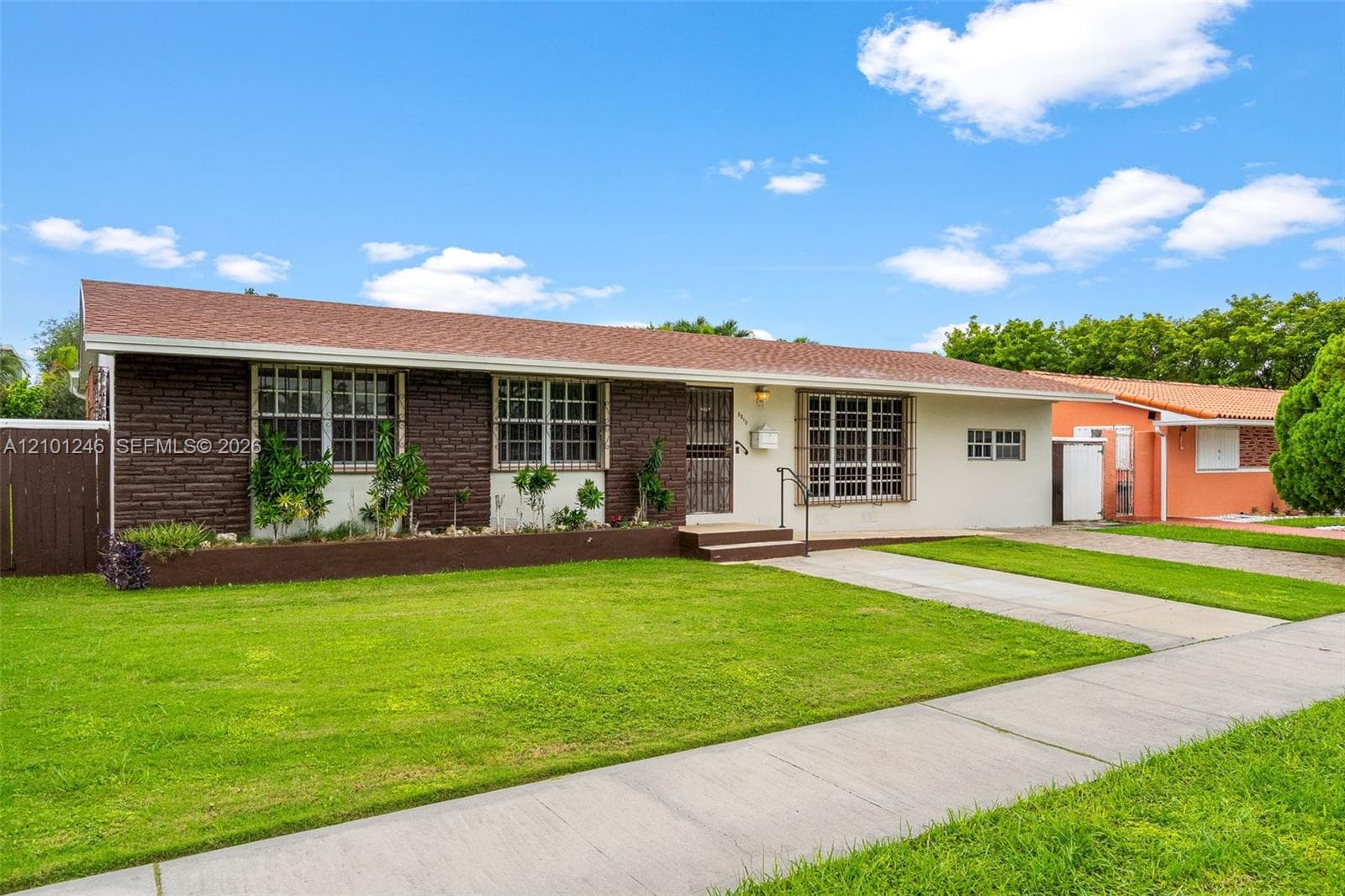 8810 SW 54th Ter photo 2