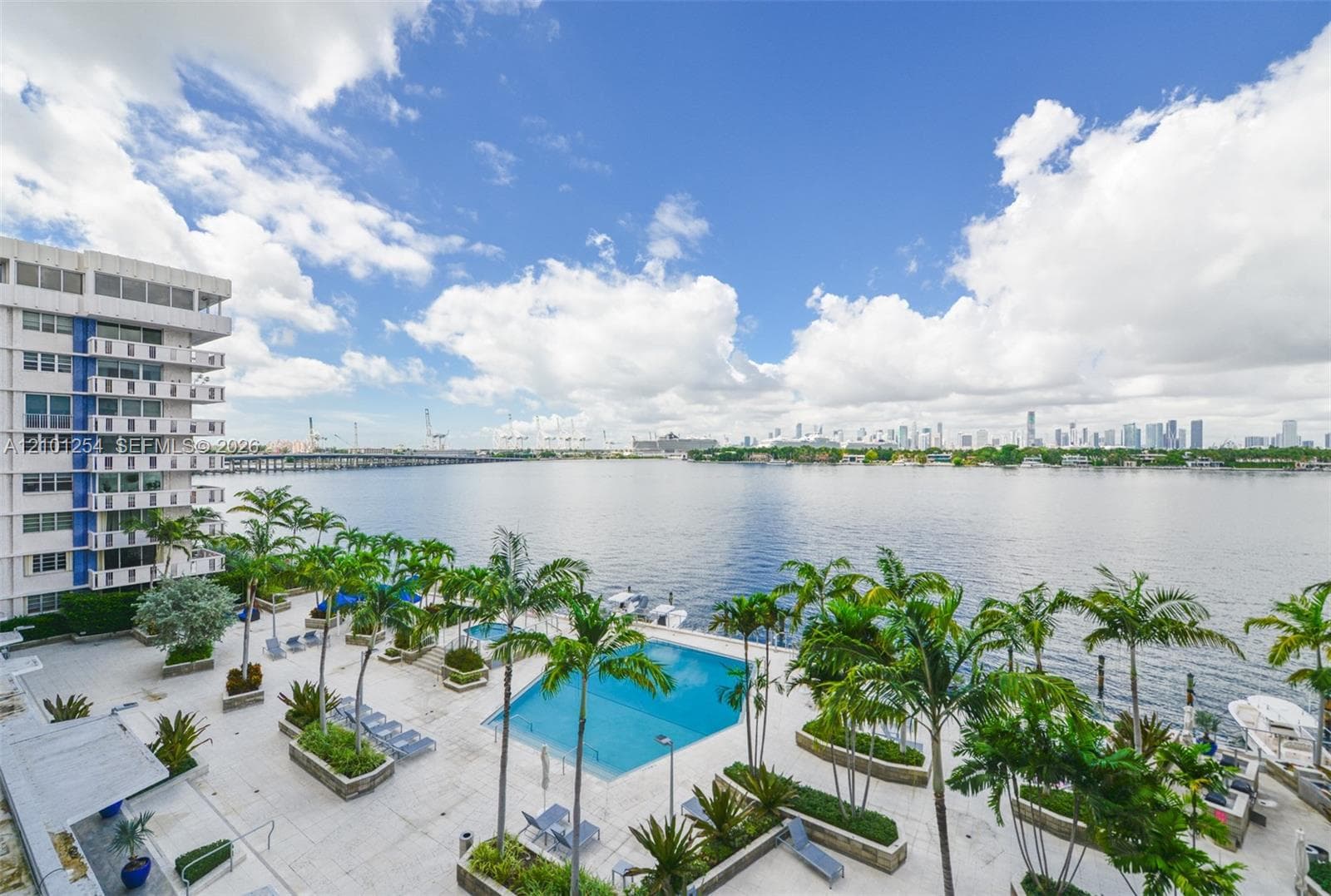 South Bay Club Condo · #629 in Miami Beach - Photo 1
