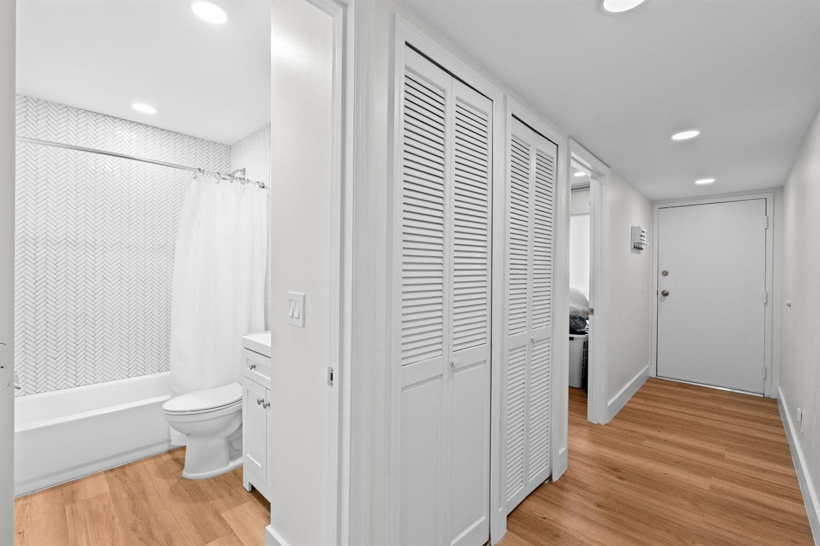 6-web-or-mls-A7409598