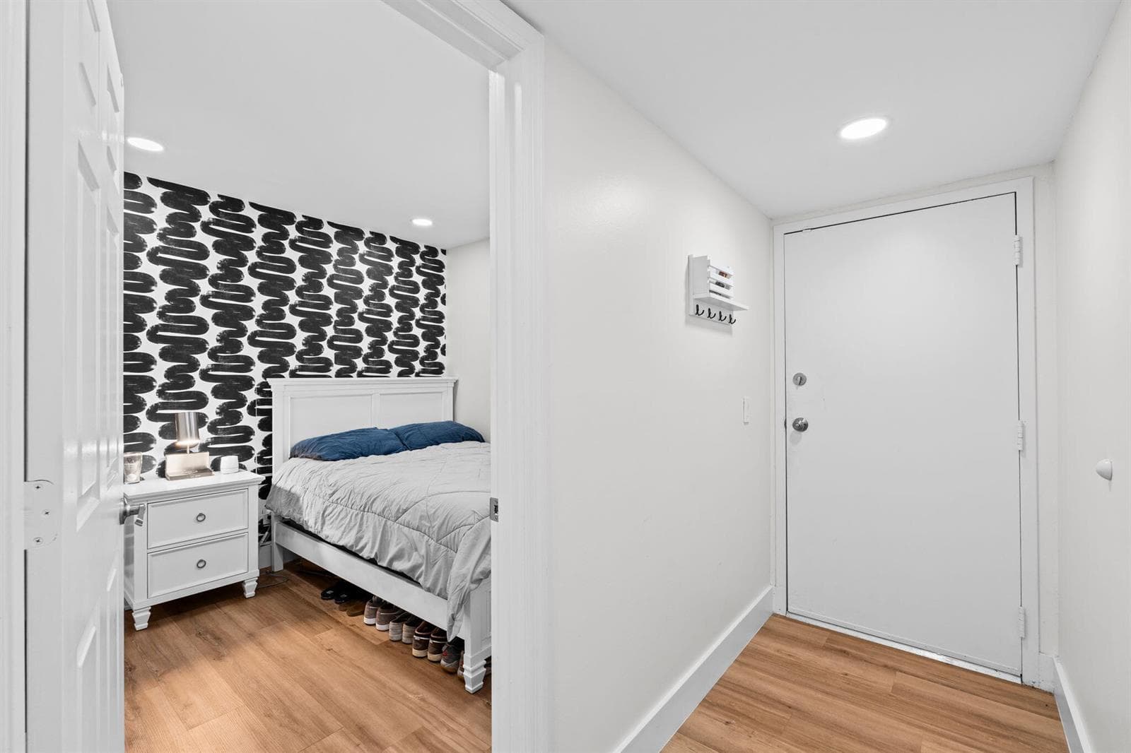 3-web-or-mls-A7409595
