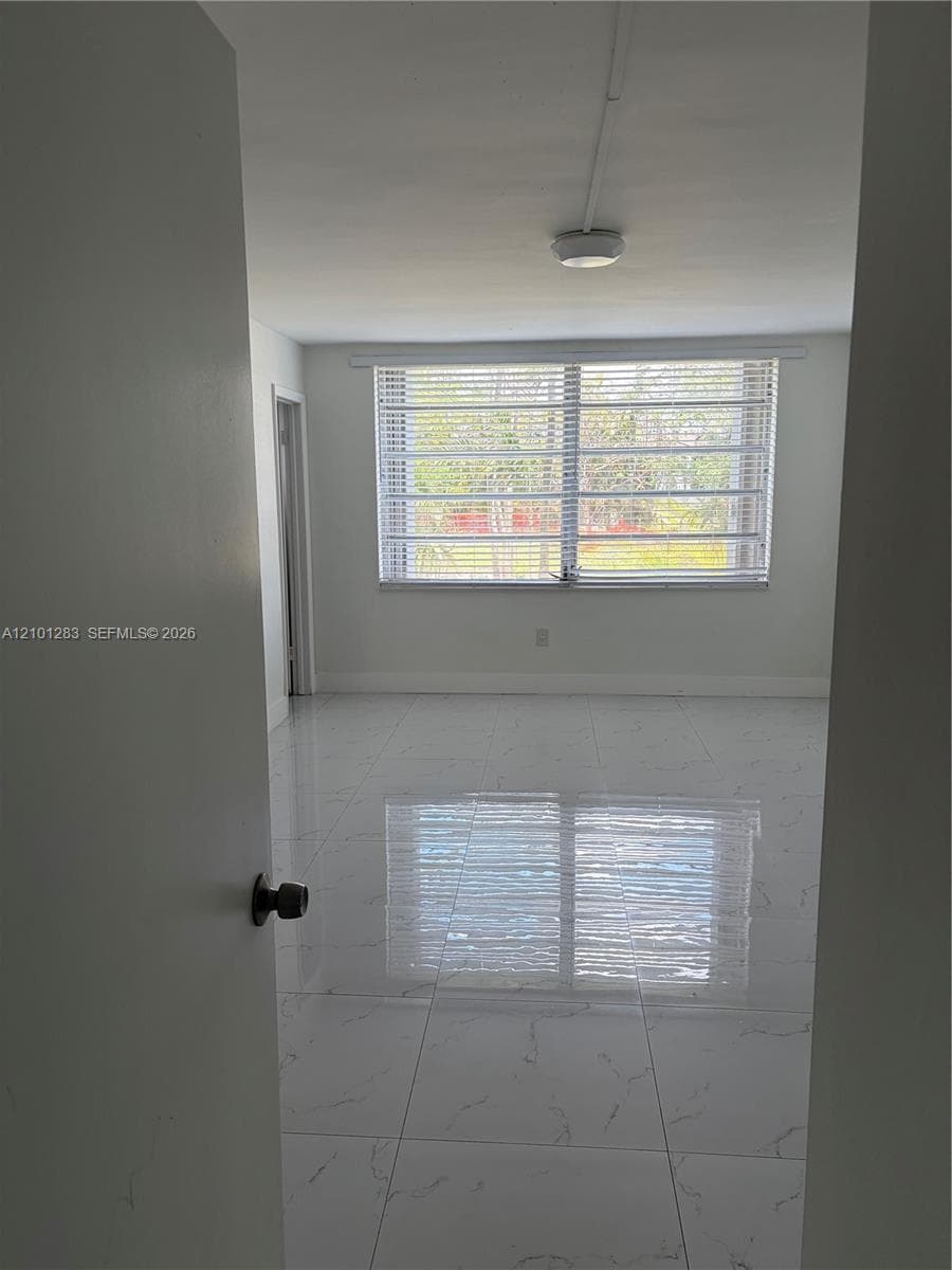 ROLLING GREEN CONDO D · #D201 in Miami - Photo 8
