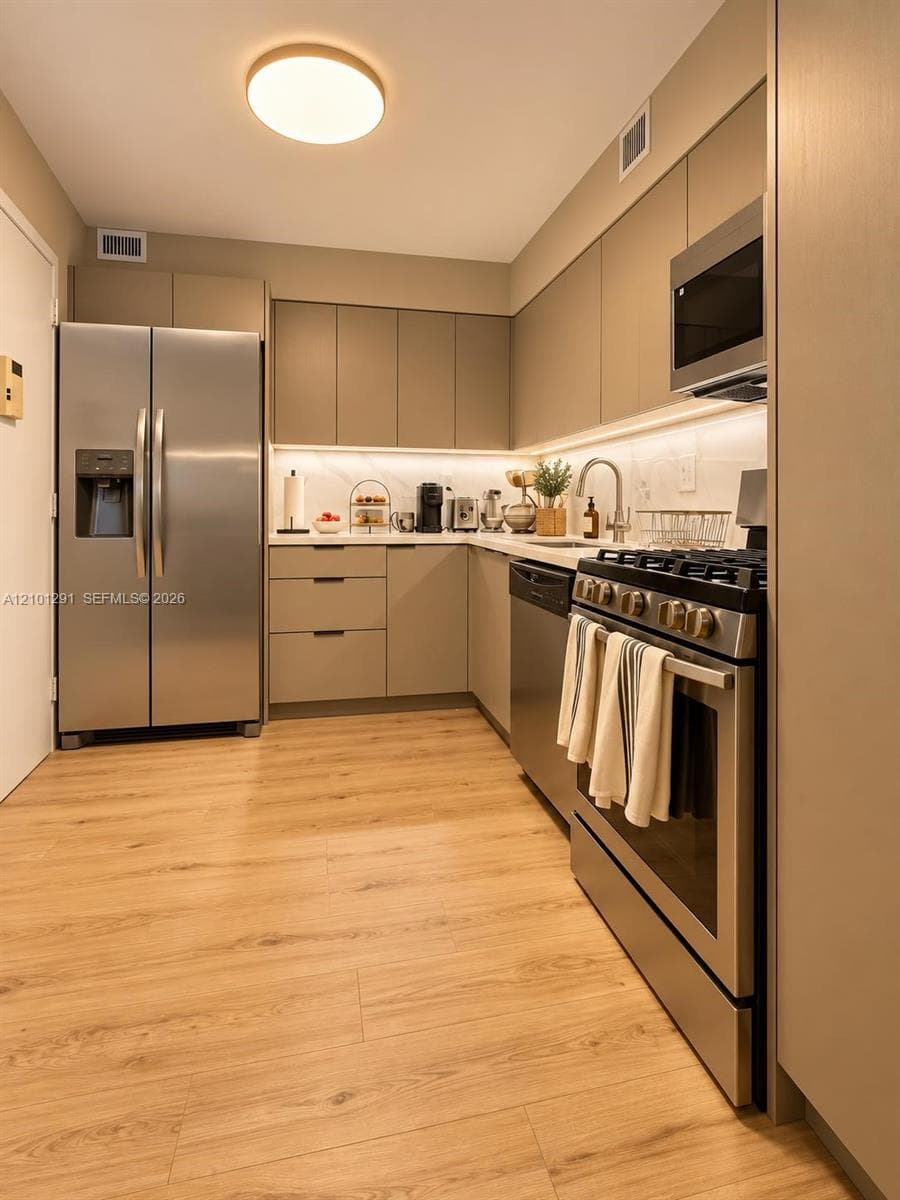 PARKER PLAZA CONDO ESTATE · #1004 in Hallandale Beach - Photo 10