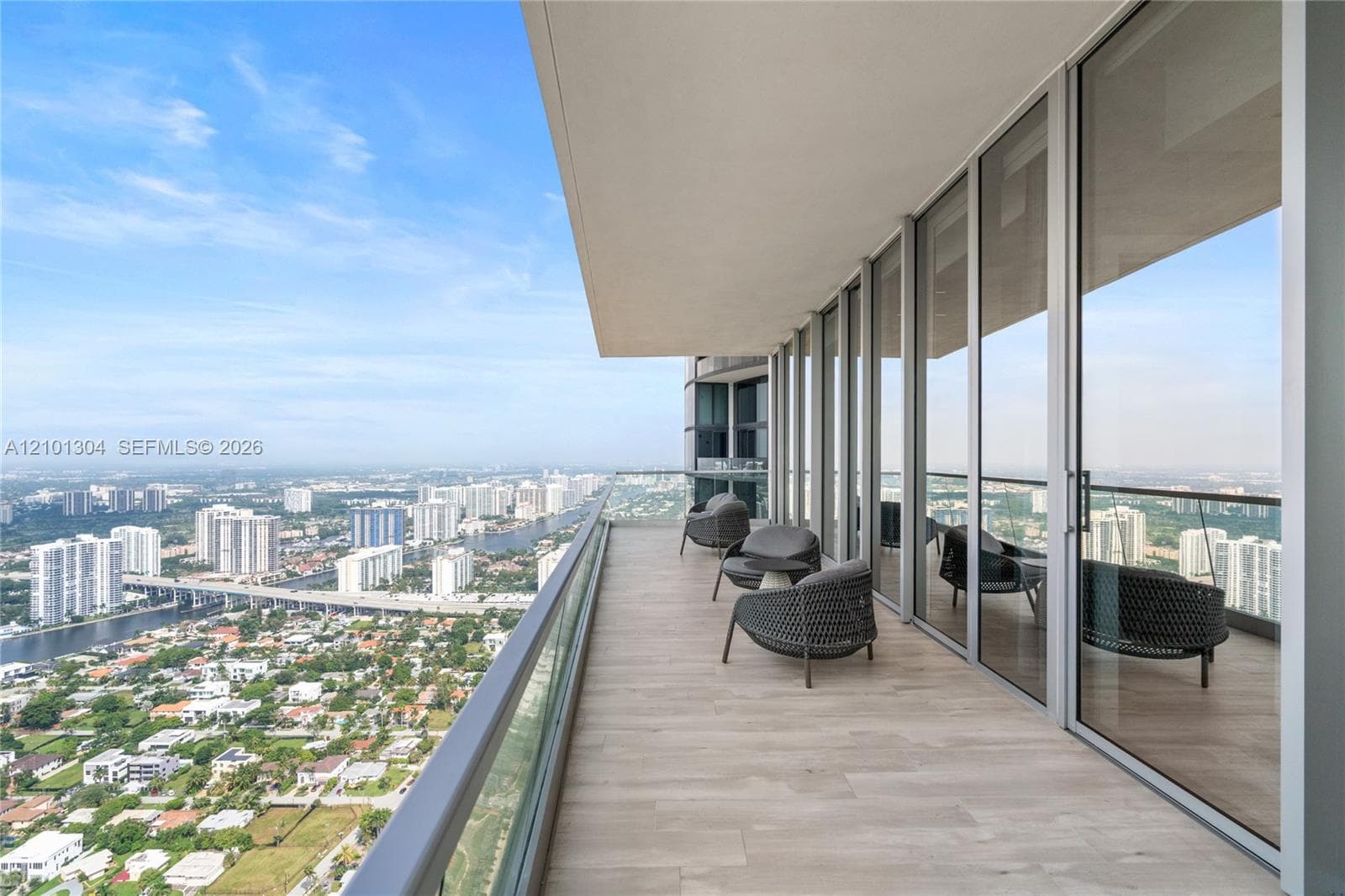 Turnberry Ocean Club · #5101 in Sunny Isles Beach - Photo 17