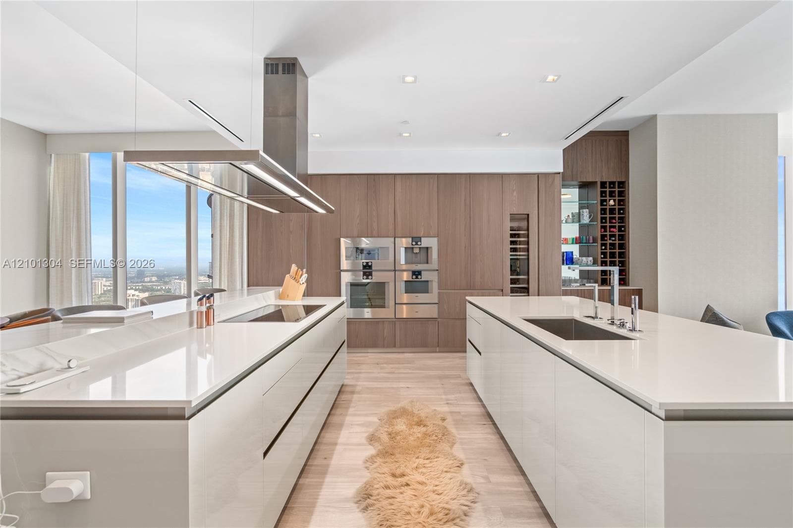 Turnberry Ocean Club · #5101 in Sunny Isles Beach - Photo 4