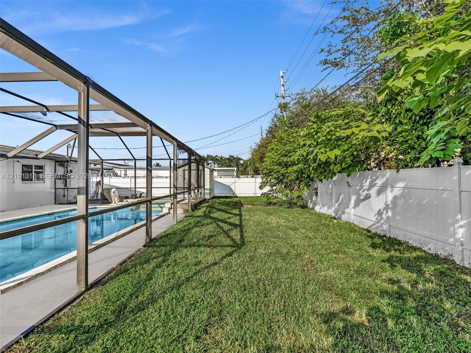 4811 NW 181st Ter photo 32
