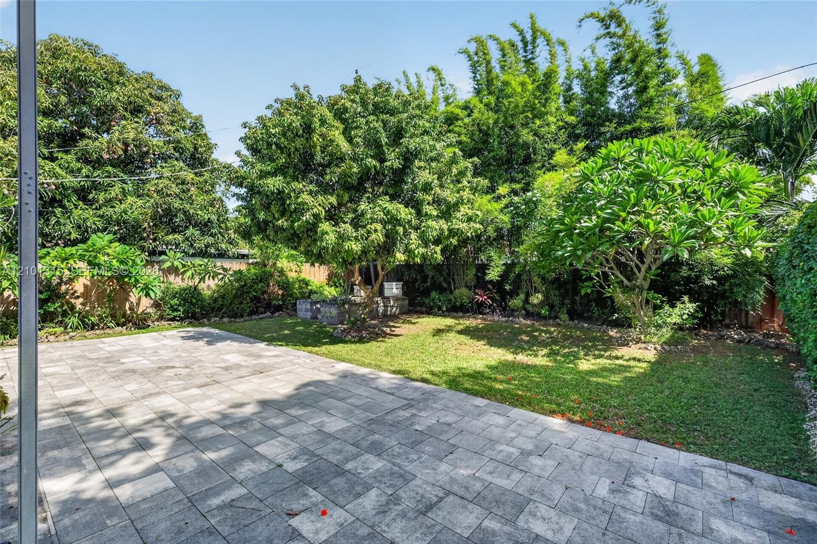 2543 SW 15th St photo 23