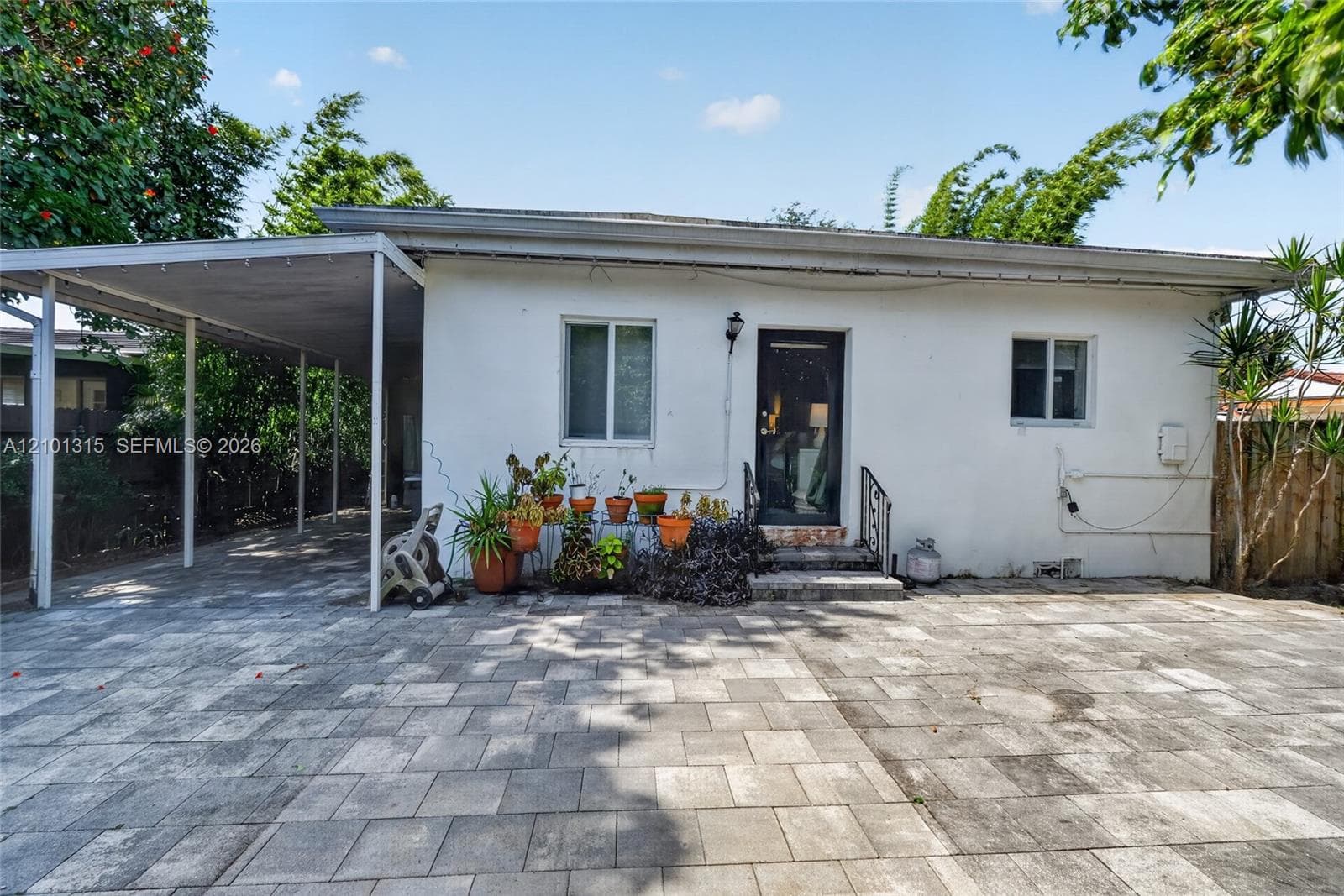 2543 SW 15th St photo 26