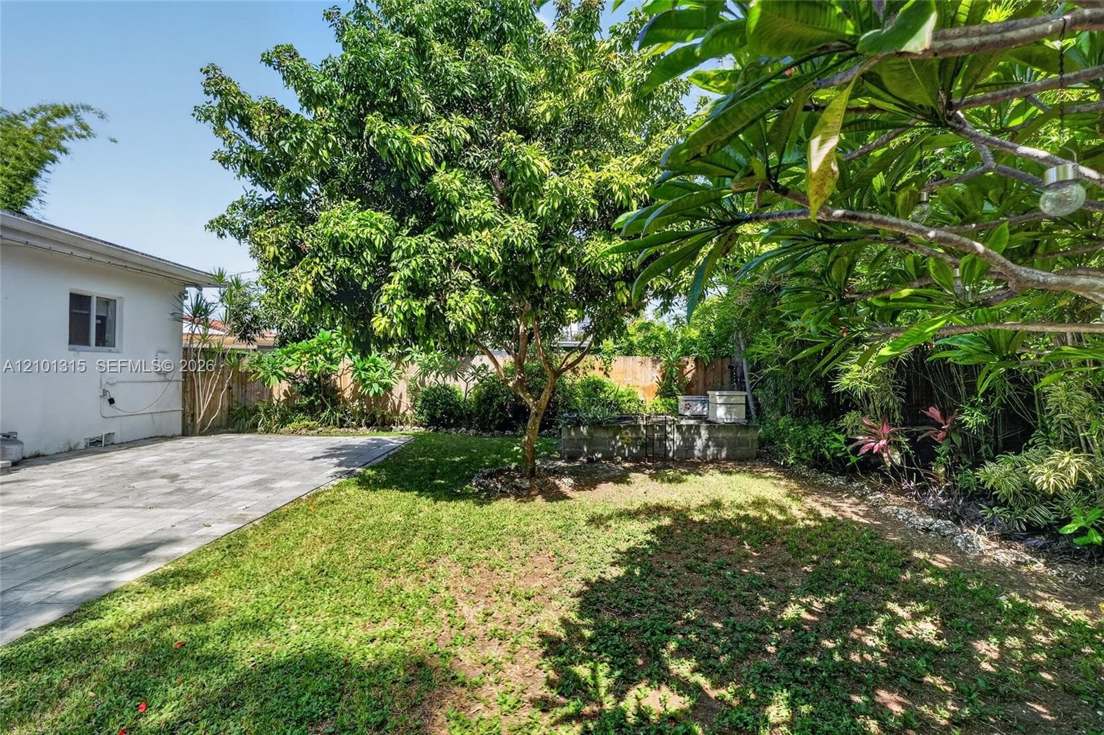 2543 SW 15th St photo 24