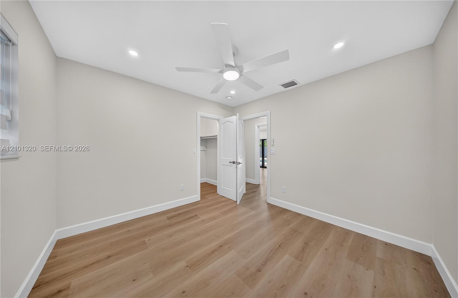 7020 Bamboo St photo 11