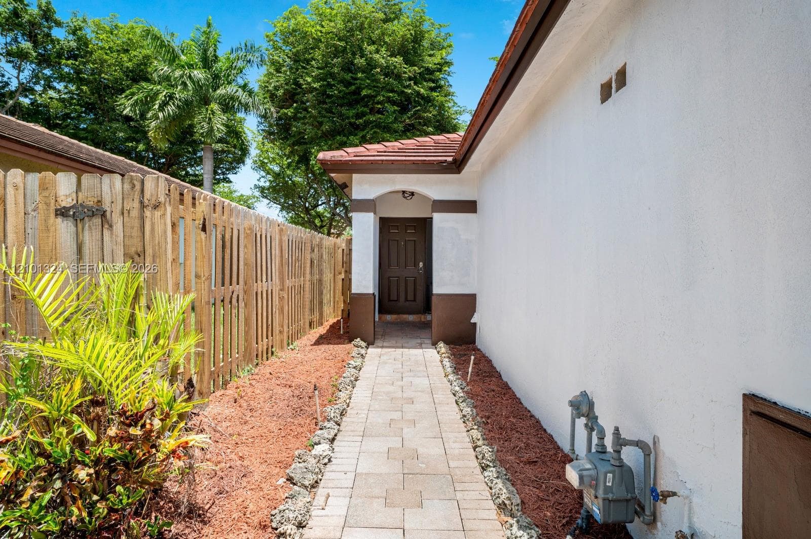 14613 SW 155th Pl photo 2