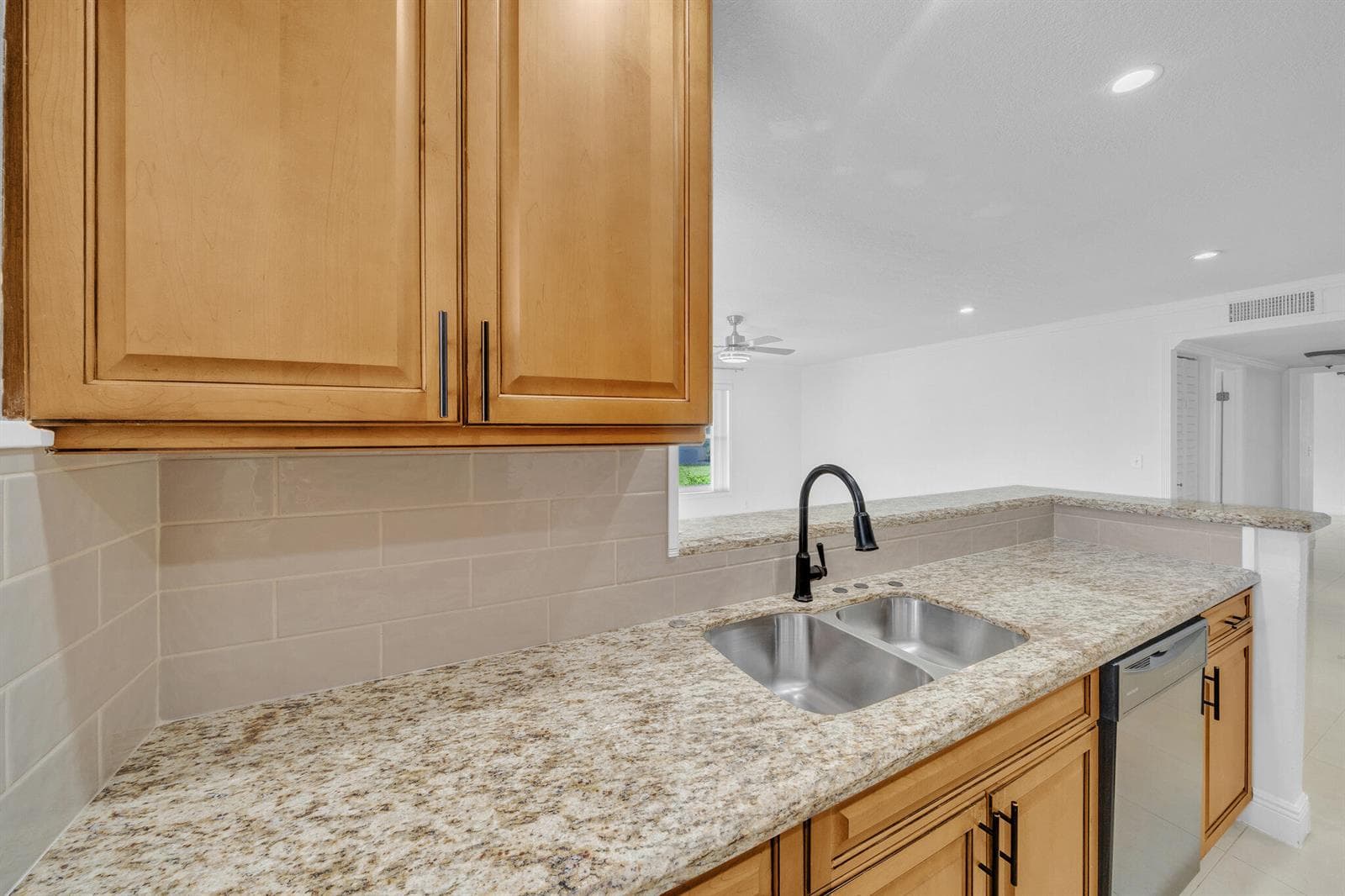 6 Kitchen (3)