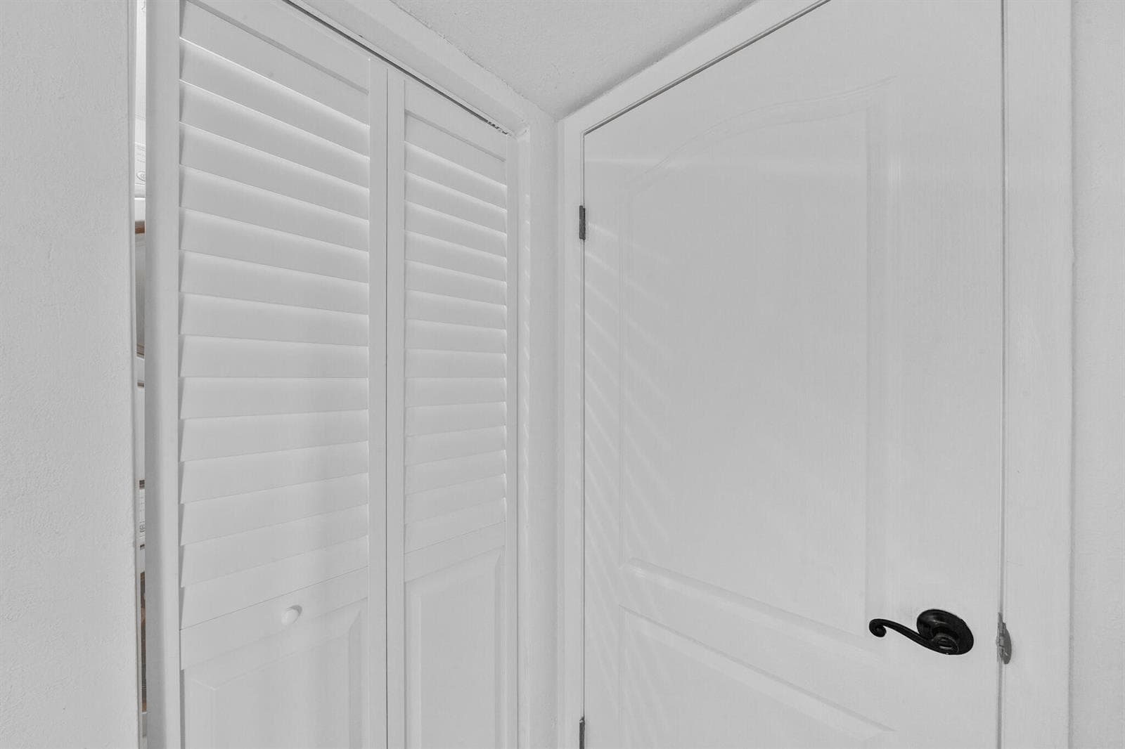 18 Laundry Closet (0)