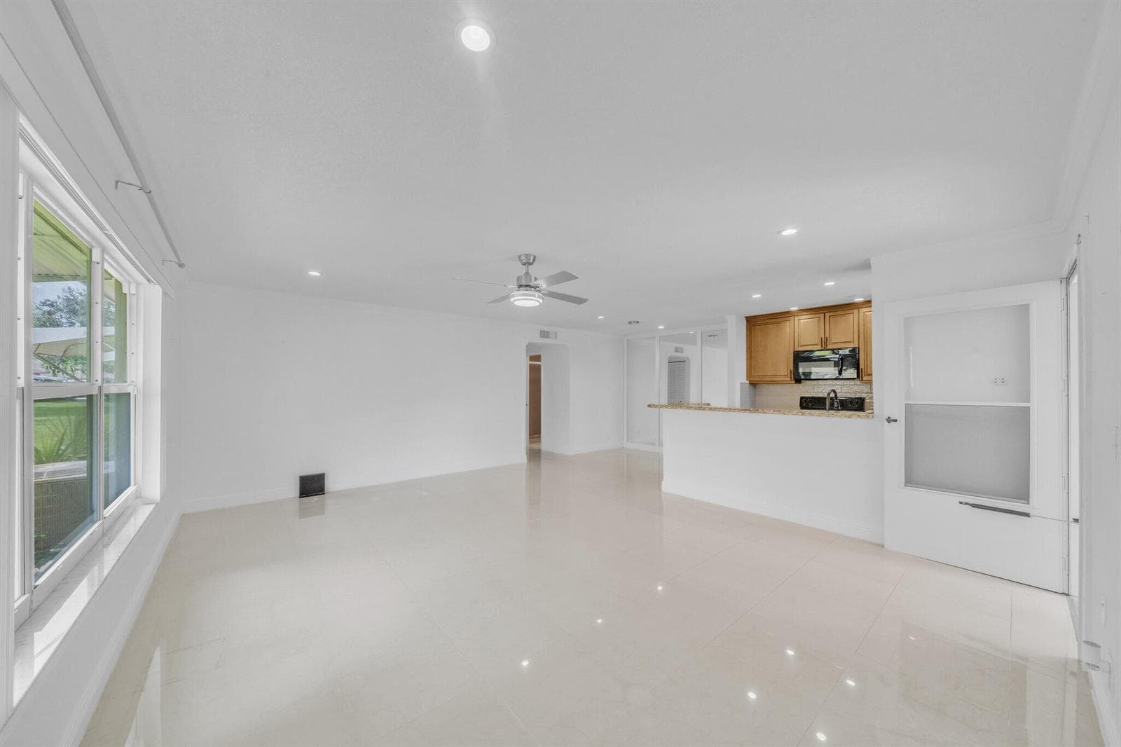 4 Living Area (1)
